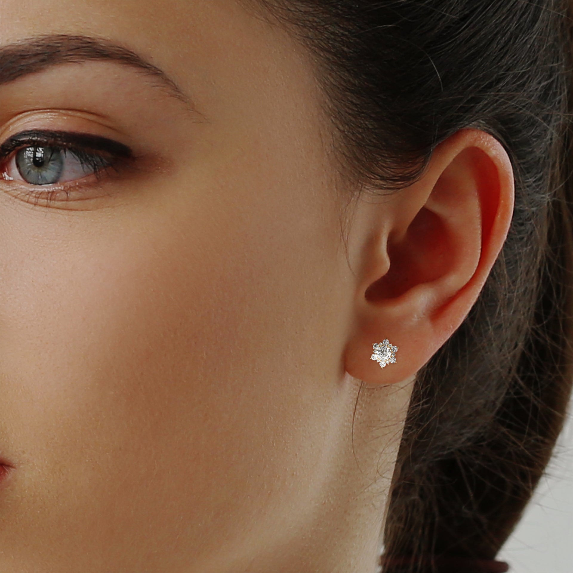 ROUND SHAPE FLOWER STUDS STUDS EARRINGS